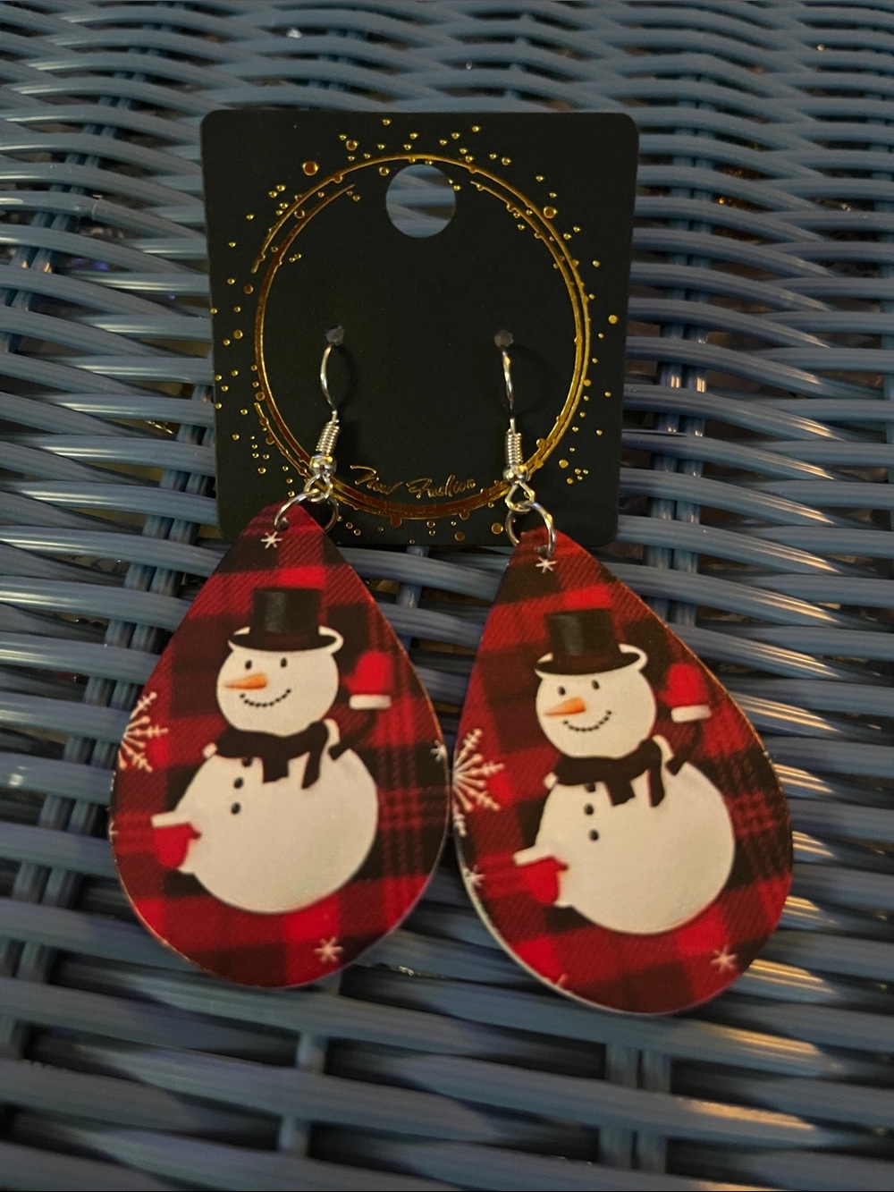 Holiday Snowman Plaid Teardrop Earrings - Red. Cute. Light weight. New